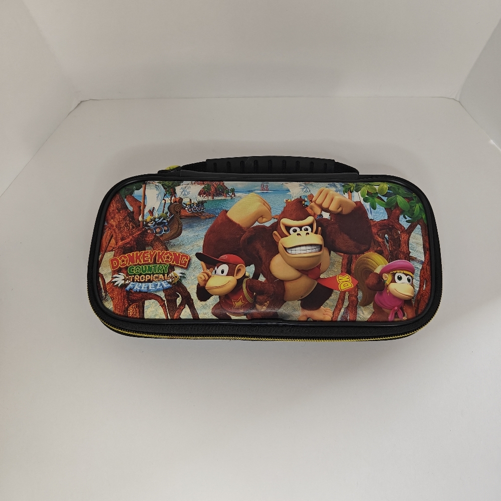 Donkey Kong Country Tropical Freeze Nintendo Switch carrying case
